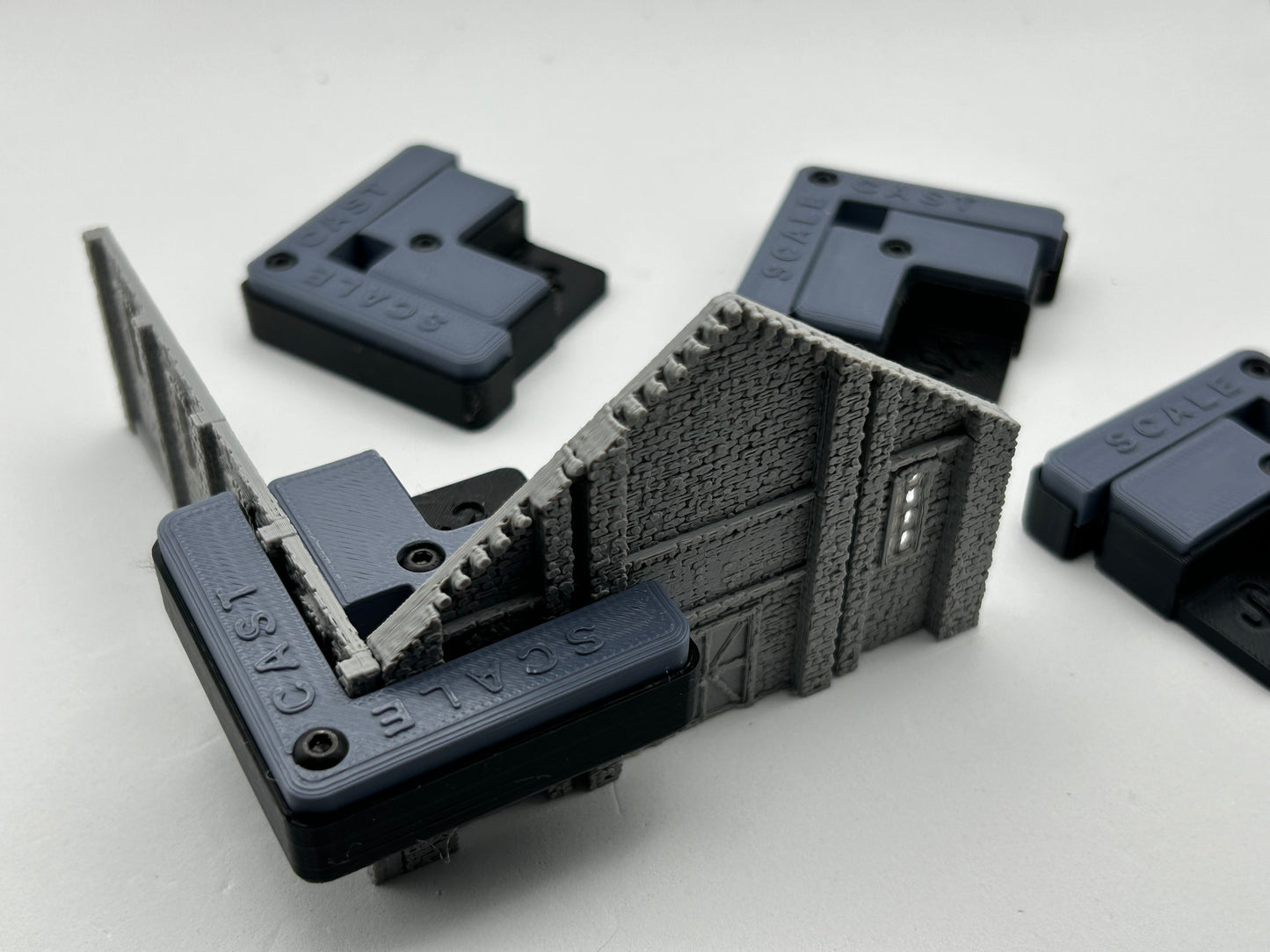 Magnetic Corner Clamps - 4 sets - For model railway construction.