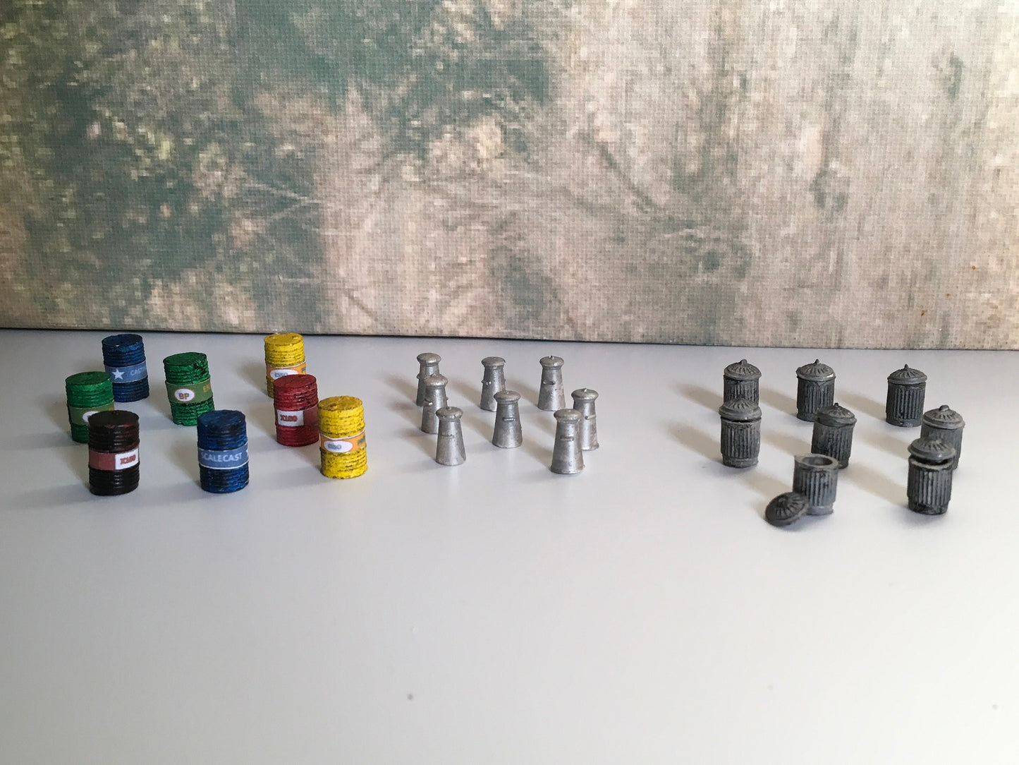 DT34 Dustbins and Churns