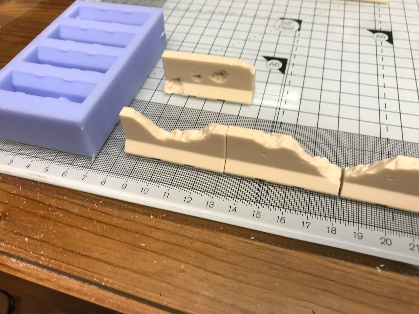 WG10 Jersey Barriers War torn - for Wargame scenery