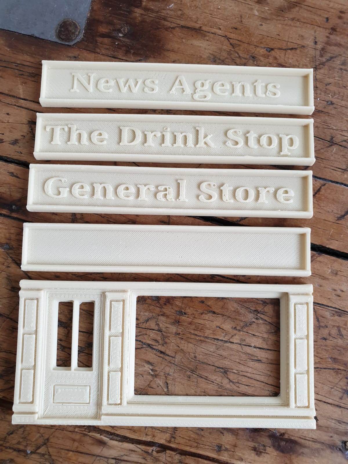 O Gauge Shop Fronts LH with Signs R016 - Model Railway Scenery