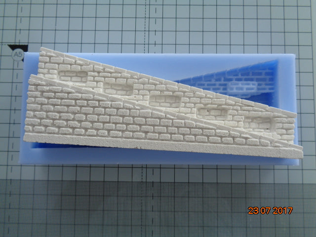 LS10R Top Right Handed Sloping Section Mould - For Model Railway Scenery