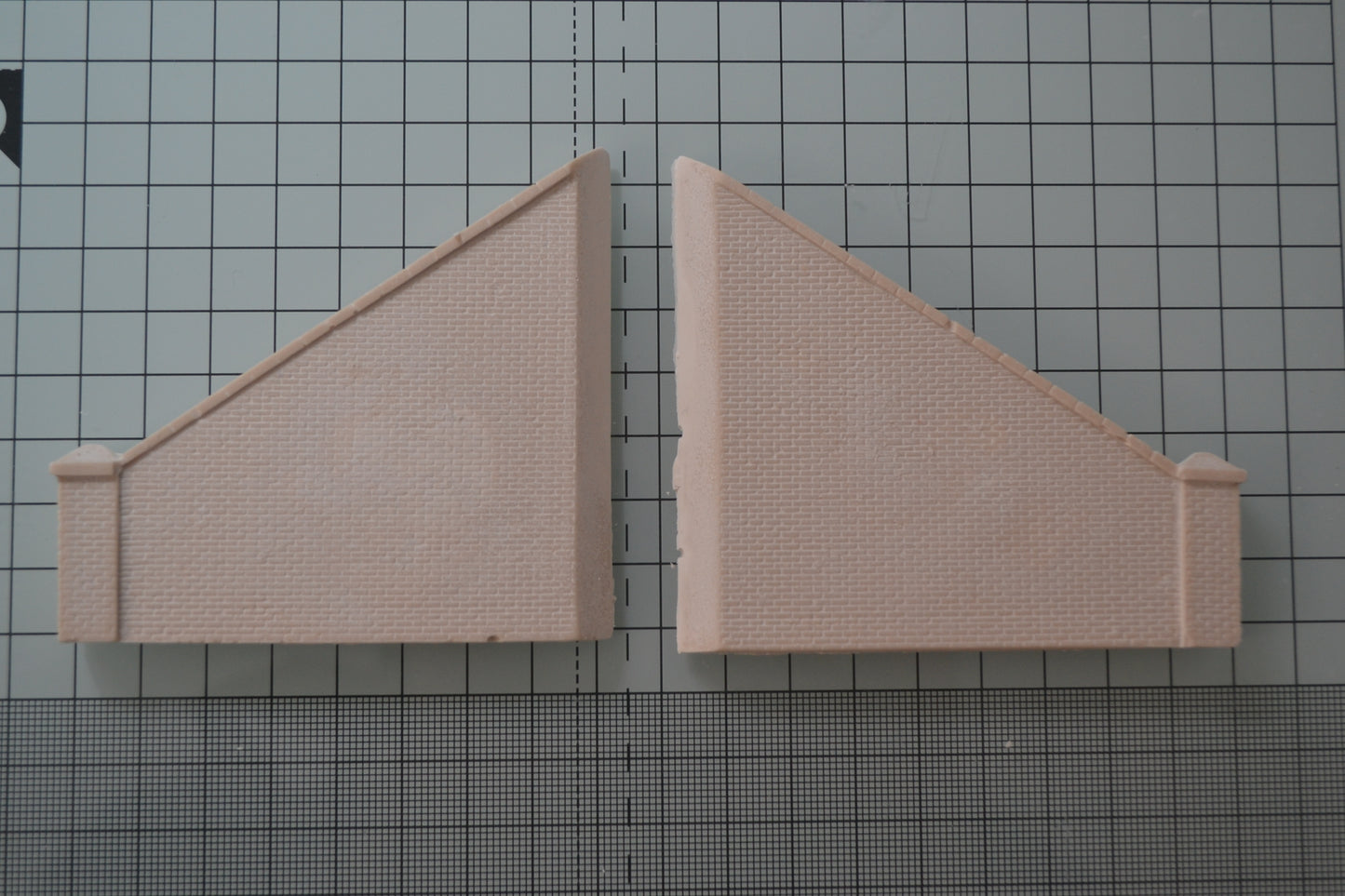 RW03-EWB Brick Tunnel Retaining Side walls for model railways