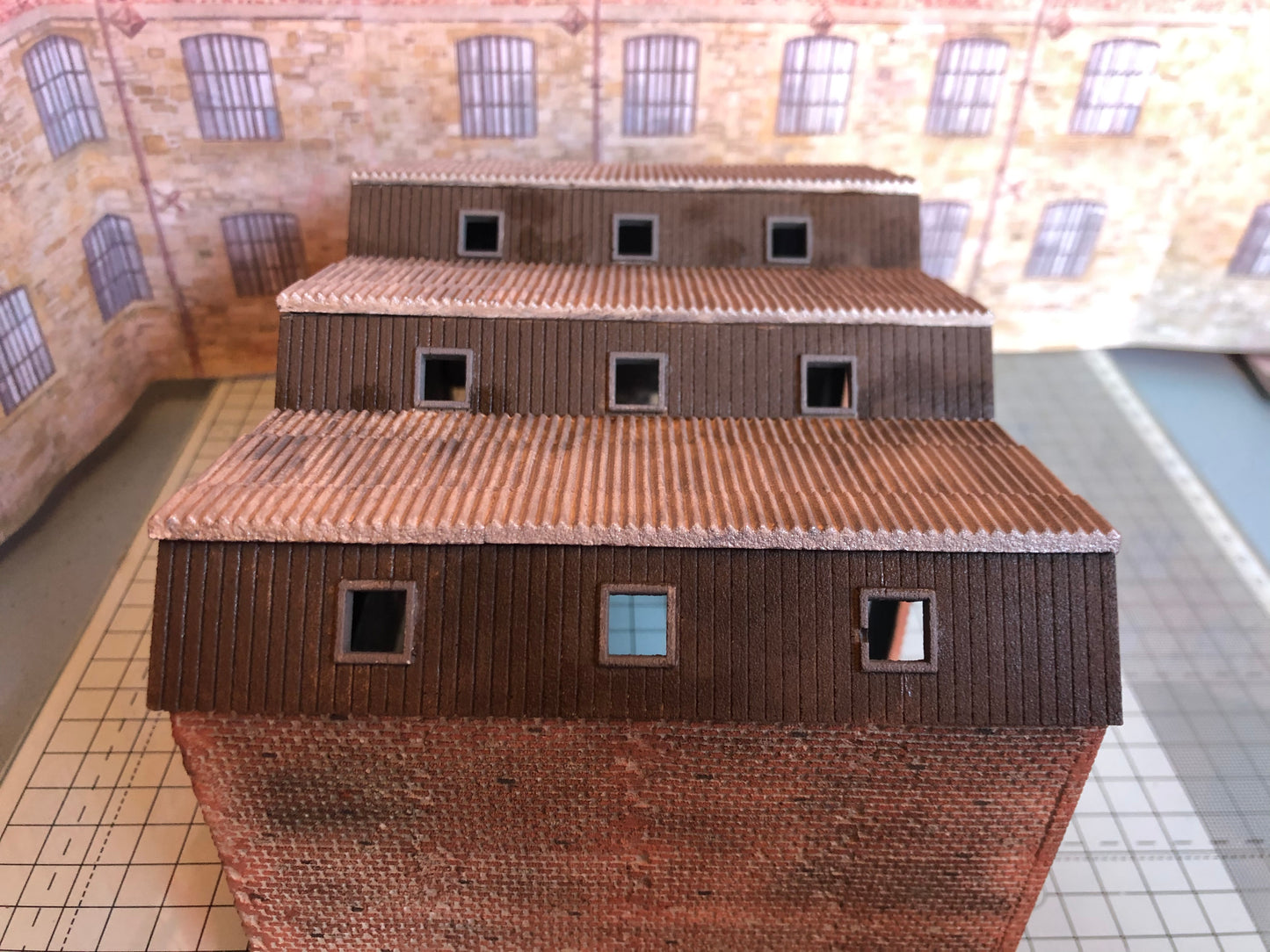 DT01 Saltbox Style Roof Mould - Model Railway Scenery