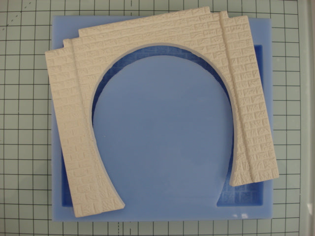 Horseshoe Tunnel Mould - RW08